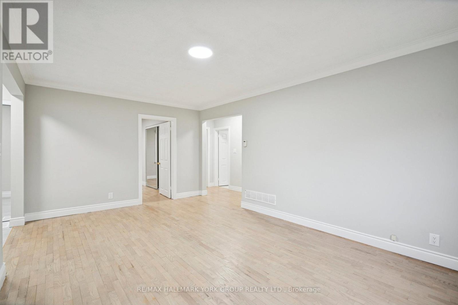 211 Maplehurst Avenue, Toronto, ON - Indoor Photo Showing Other Room