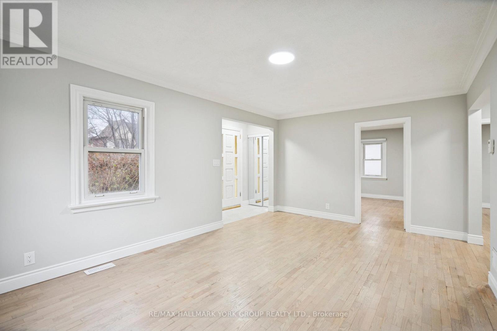 211 Maplehurst Avenue, Toronto, ON - Indoor Photo Showing Other Room