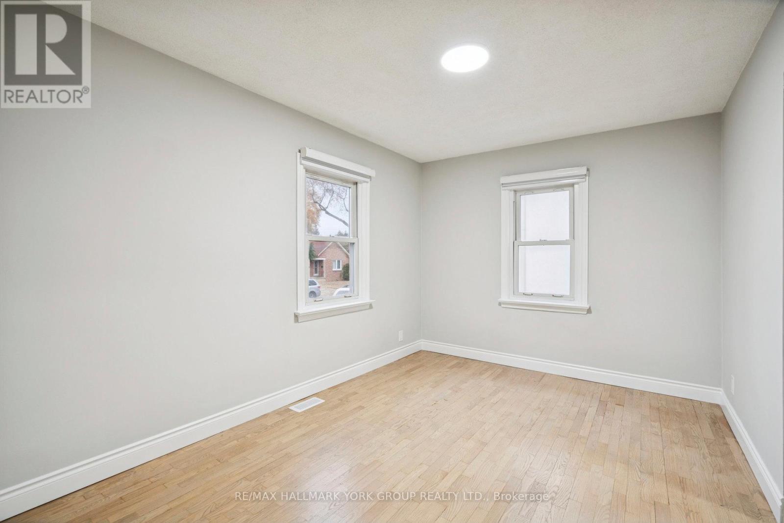 211 Maplehurst Avenue, Toronto, ON - Indoor Photo Showing Other Room