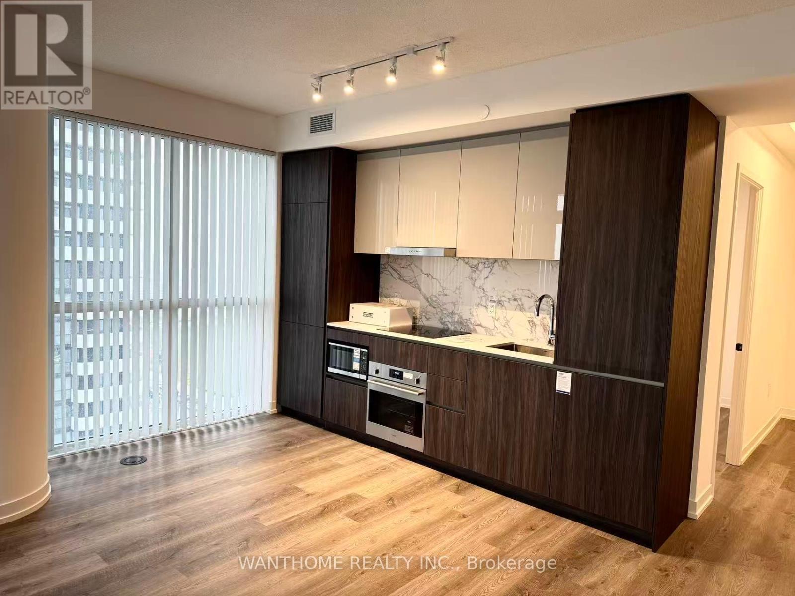 1712 - 8 Interchange Way, Vaughan, ON - Indoor