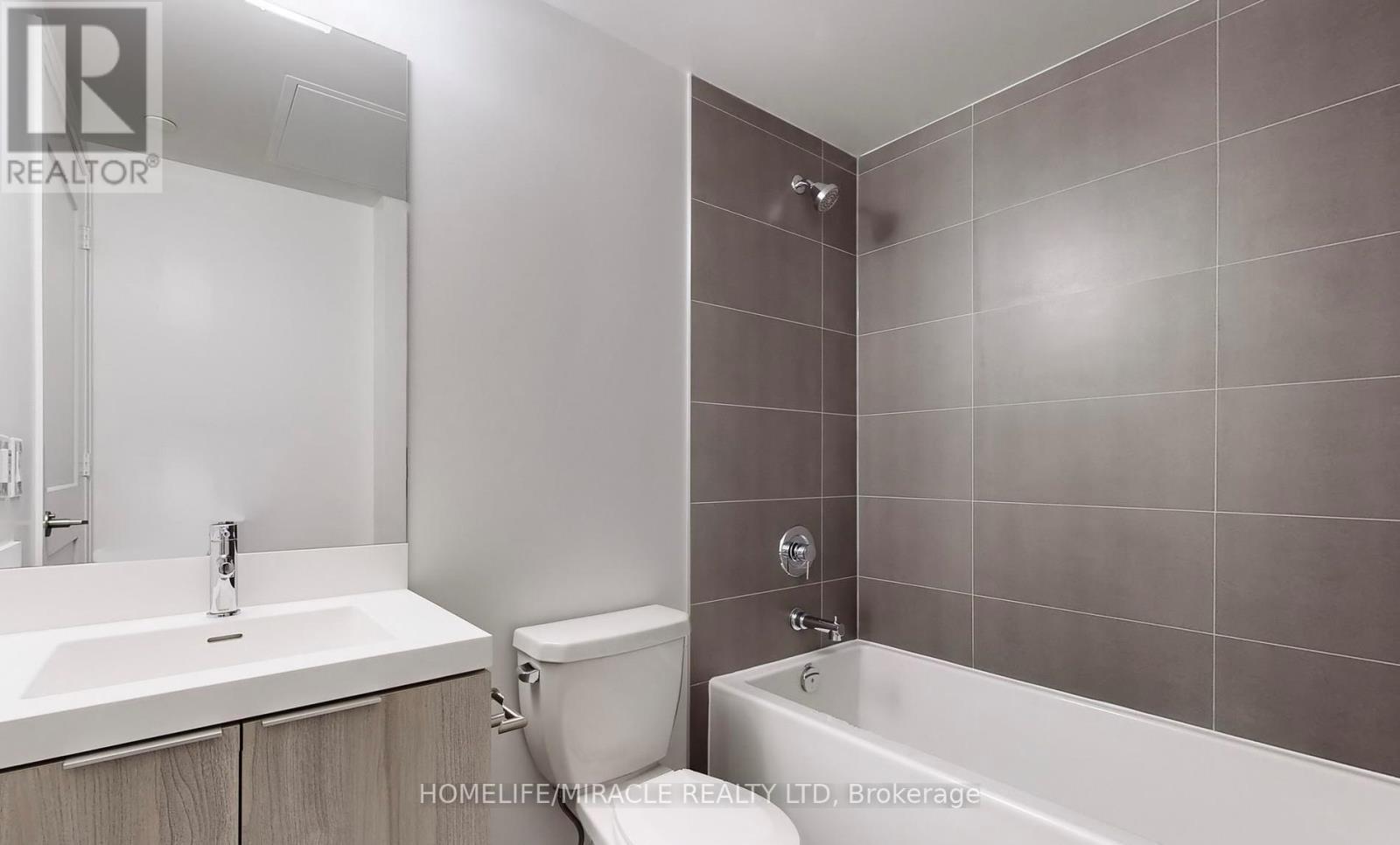 2611 - 8 Widmer Street, Toronto, ON - Indoor Photo Showing Bathroom