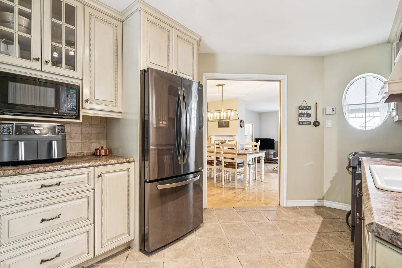 Cuisine - 1637 Rue Étienne-Bisaillon, Chambly, QC