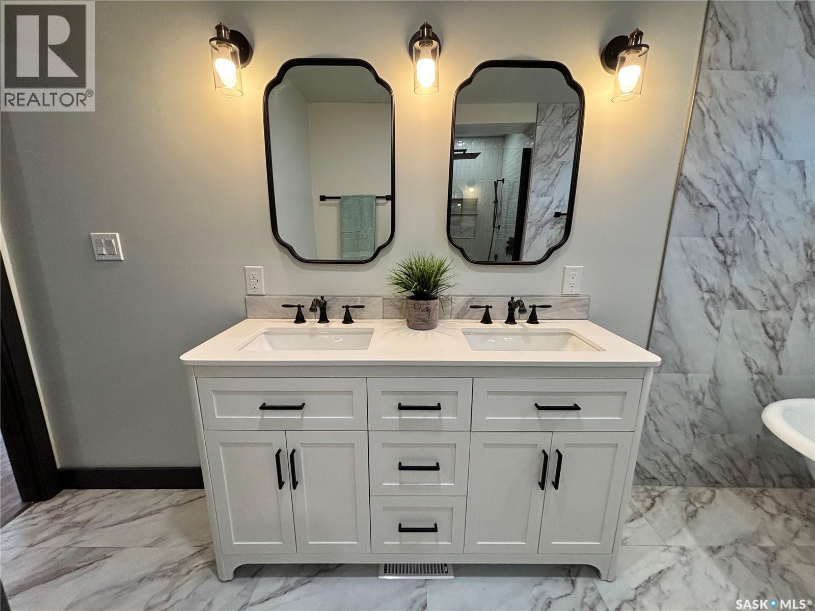 724 St Annes Avenue, Bruno, SK - Indoor Photo Showing Bathroom
