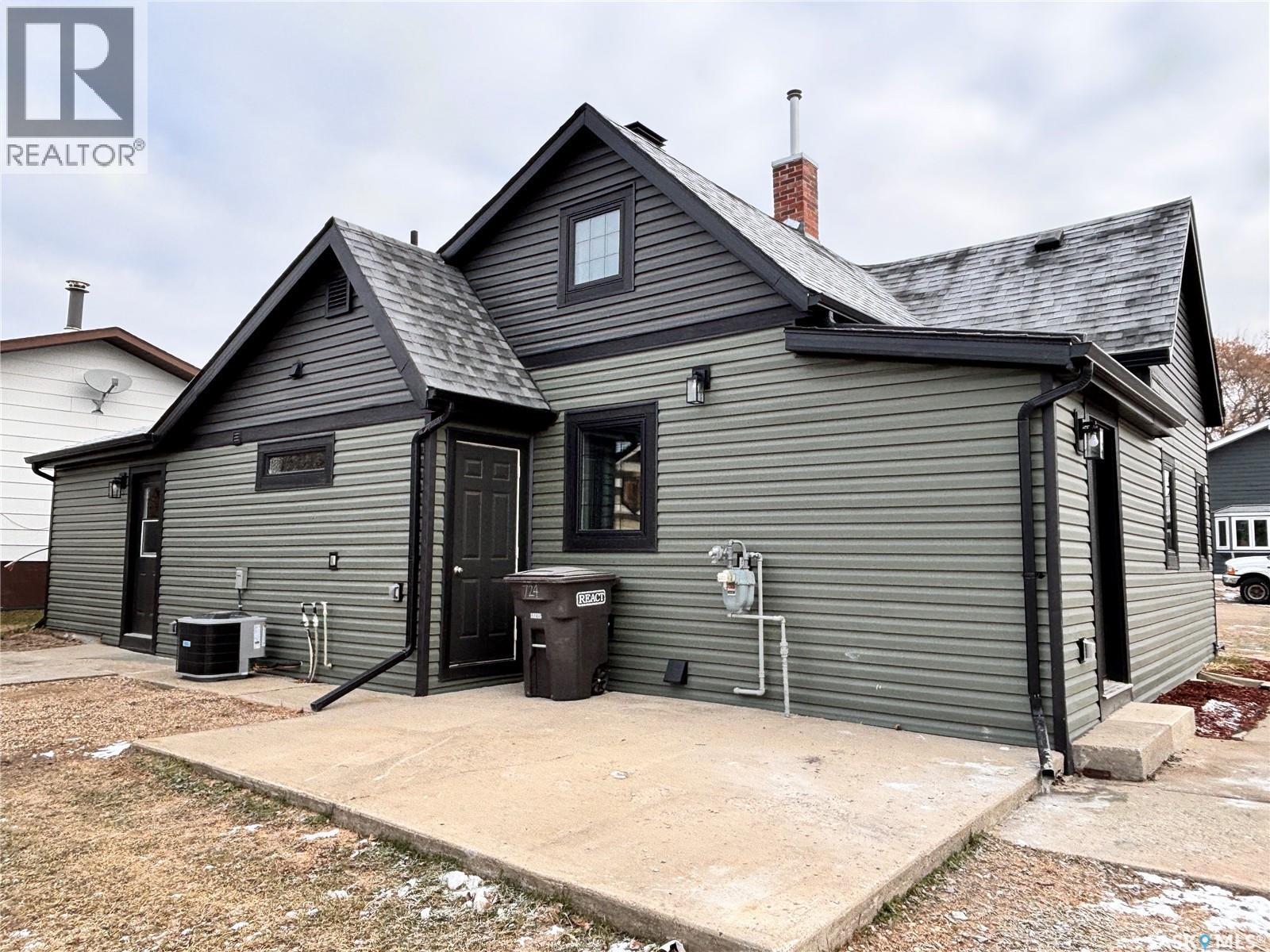 724 St Annes Avenue, Bruno, SK - Outdoor With Exterior