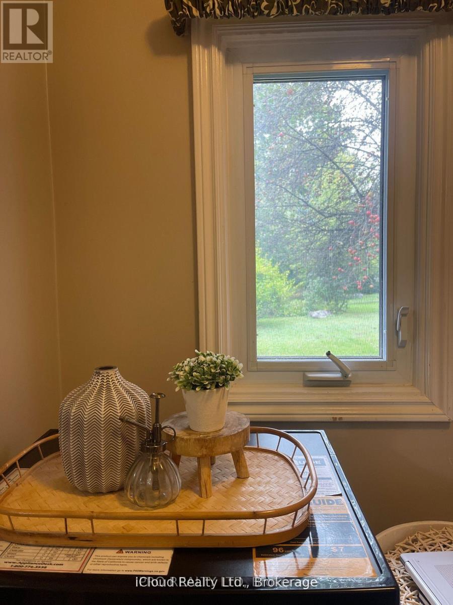 11 Maple Lane, Caledon, ON - Indoor