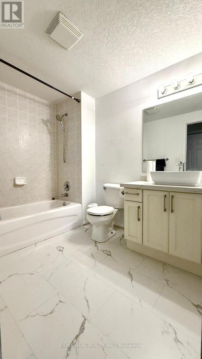 528 Virginia Creeper Street, Waterloo, ON - Indoor Photo Showing Bathroom