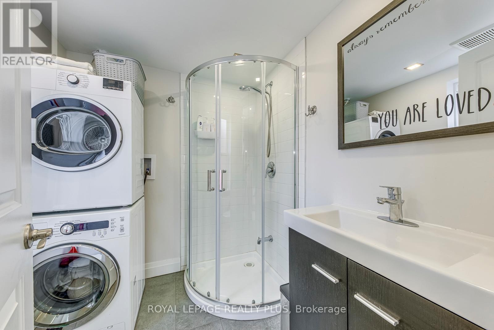 247 Robert Street, Hamilton, ON - Indoor Photo Showing Laundry Room