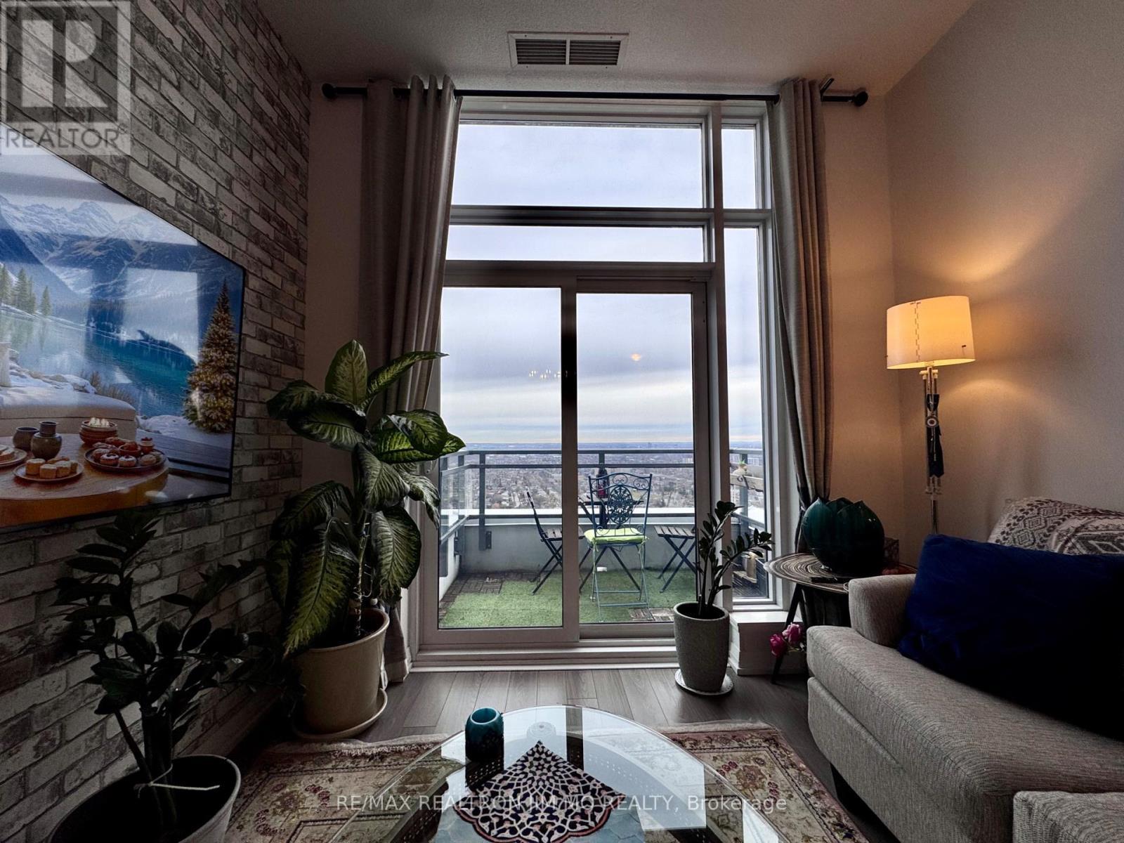 Ph11 - 55 Ann O'Reilly Road, Toronto, ON - Indoor Photo Showing Living Room