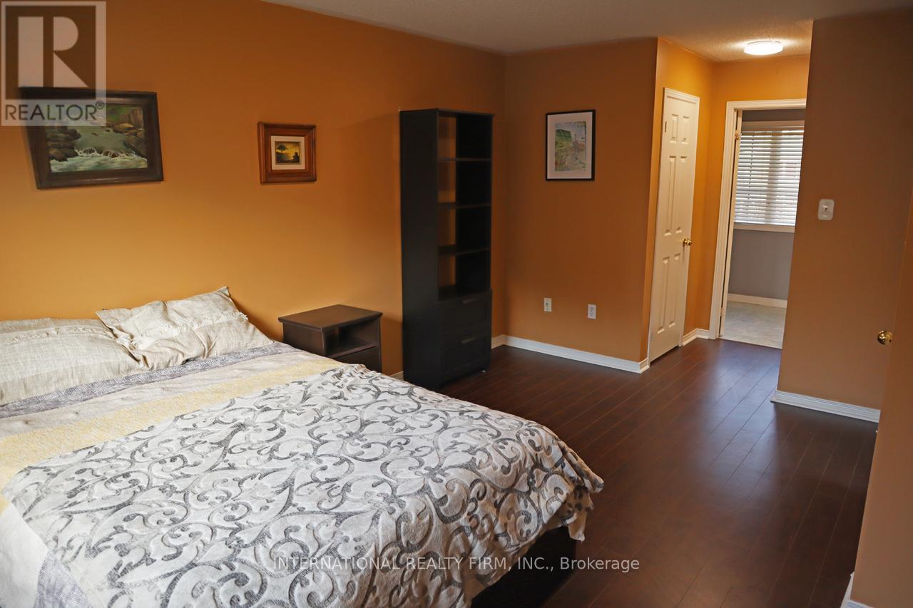 340 Flagstone Way, Newmarket, ON - Indoor Photo Showing Bedroom
