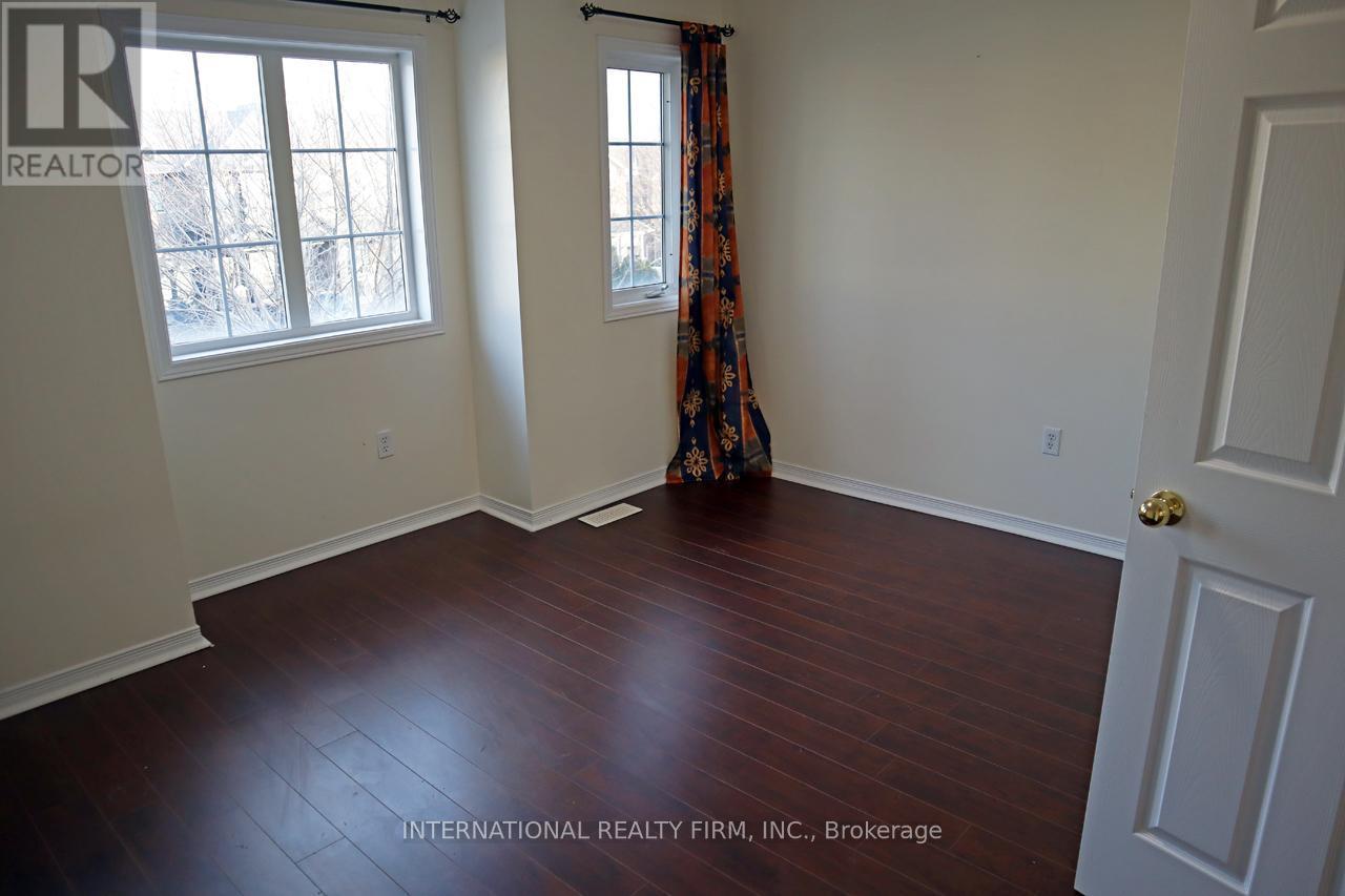 340 Flagstone Way, Newmarket, ON - Indoor Photo Showing Other Room