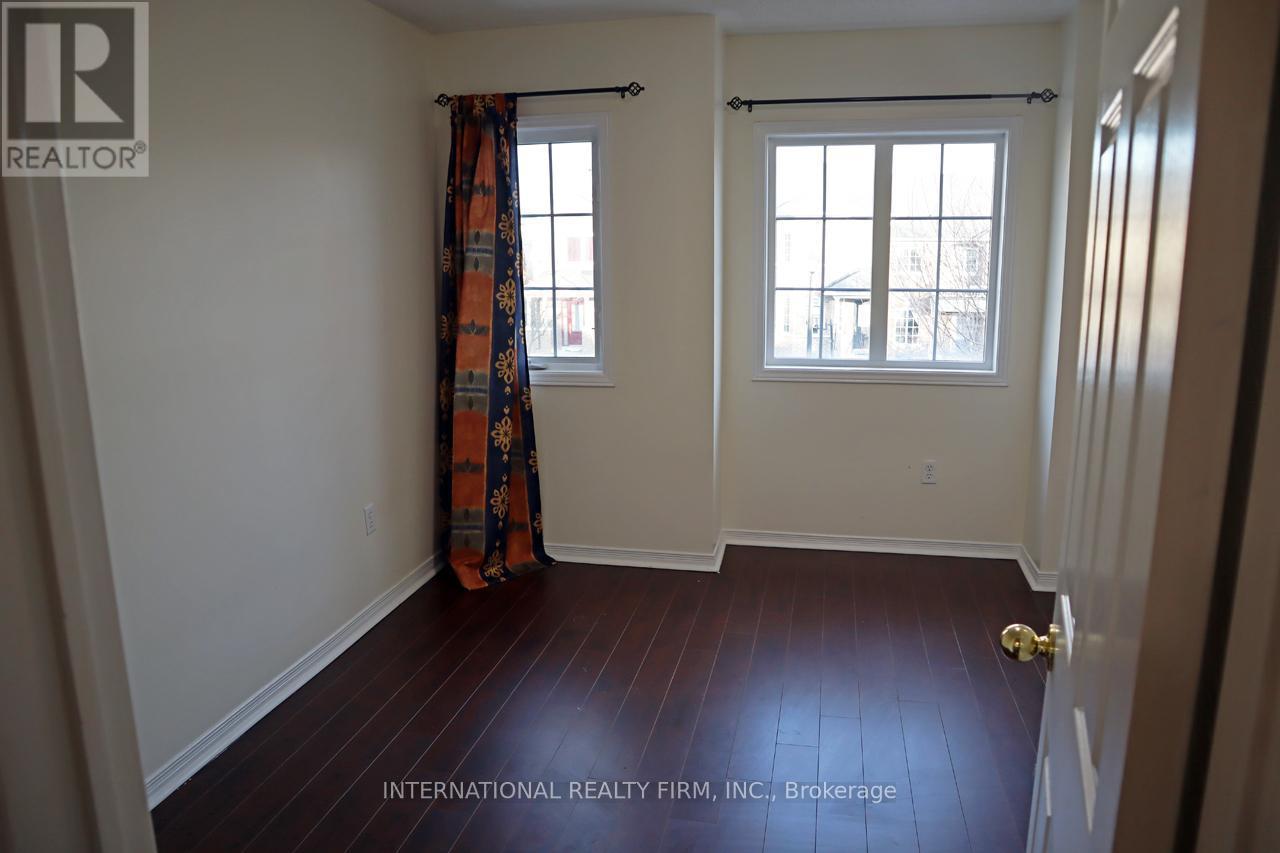 340 Flagstone Way, Newmarket, ON - Indoor Photo Showing Other Room