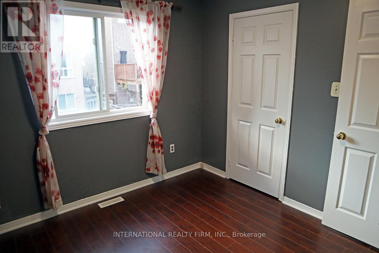 340 Flagstone Way, Newmarket, ON - Indoor Photo Showing Other Room