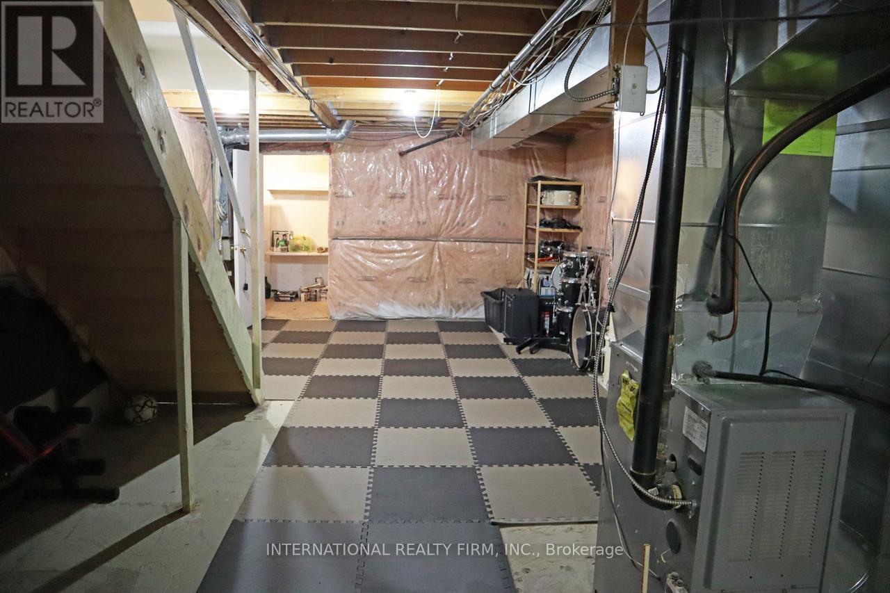 340 Flagstone Way, Newmarket, ON - Indoor Photo Showing Basement