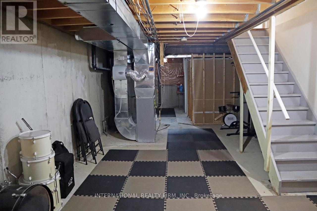 340 Flagstone Way, Newmarket, ON - Indoor Photo Showing Basement