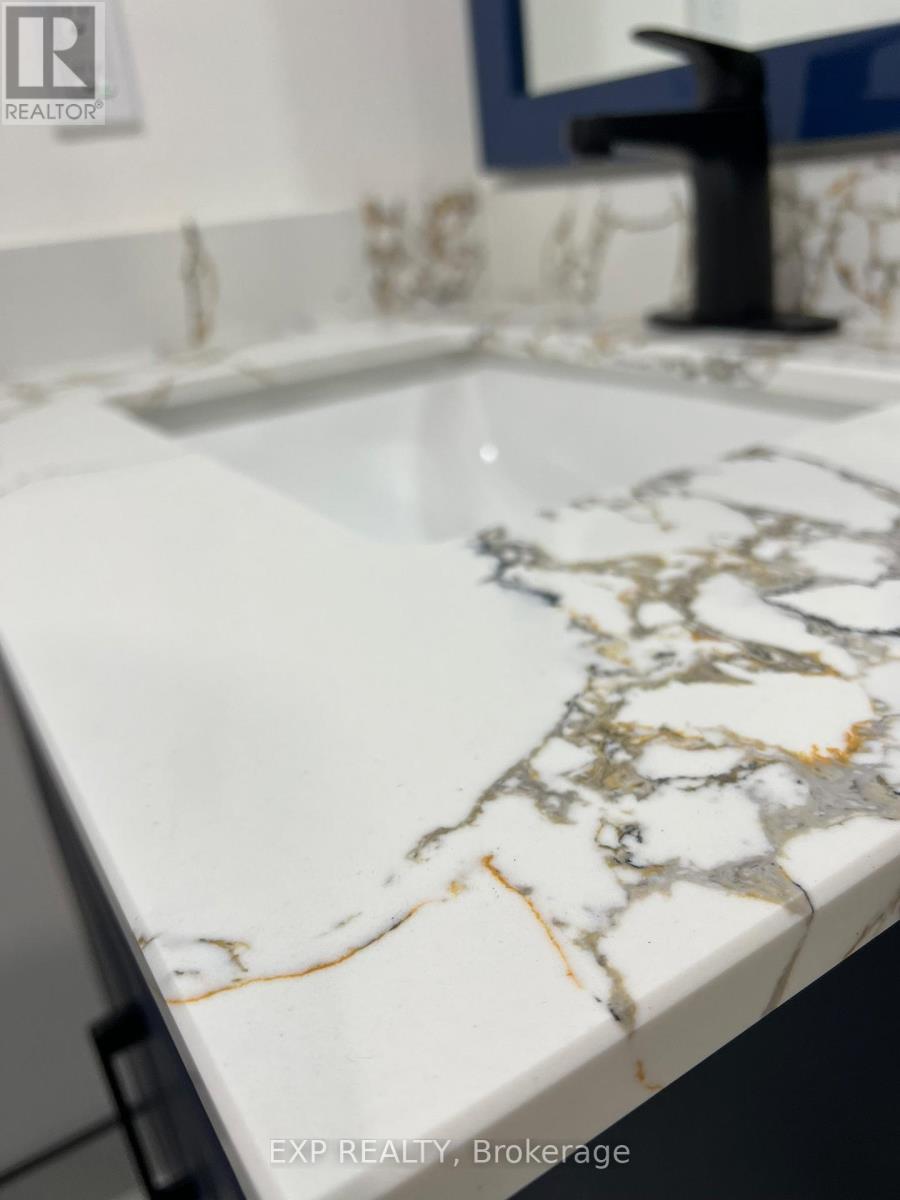 154 Bristol Road E, Mississauga, ON - Photo Showing Bathroom