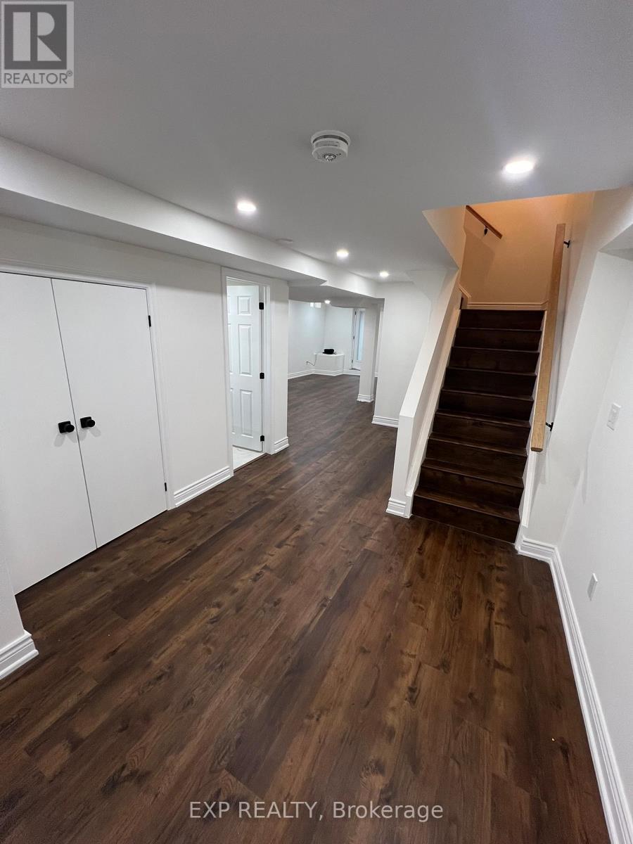 154 Bristol Road E, Mississauga, ON - Indoor Photo Showing Other Room