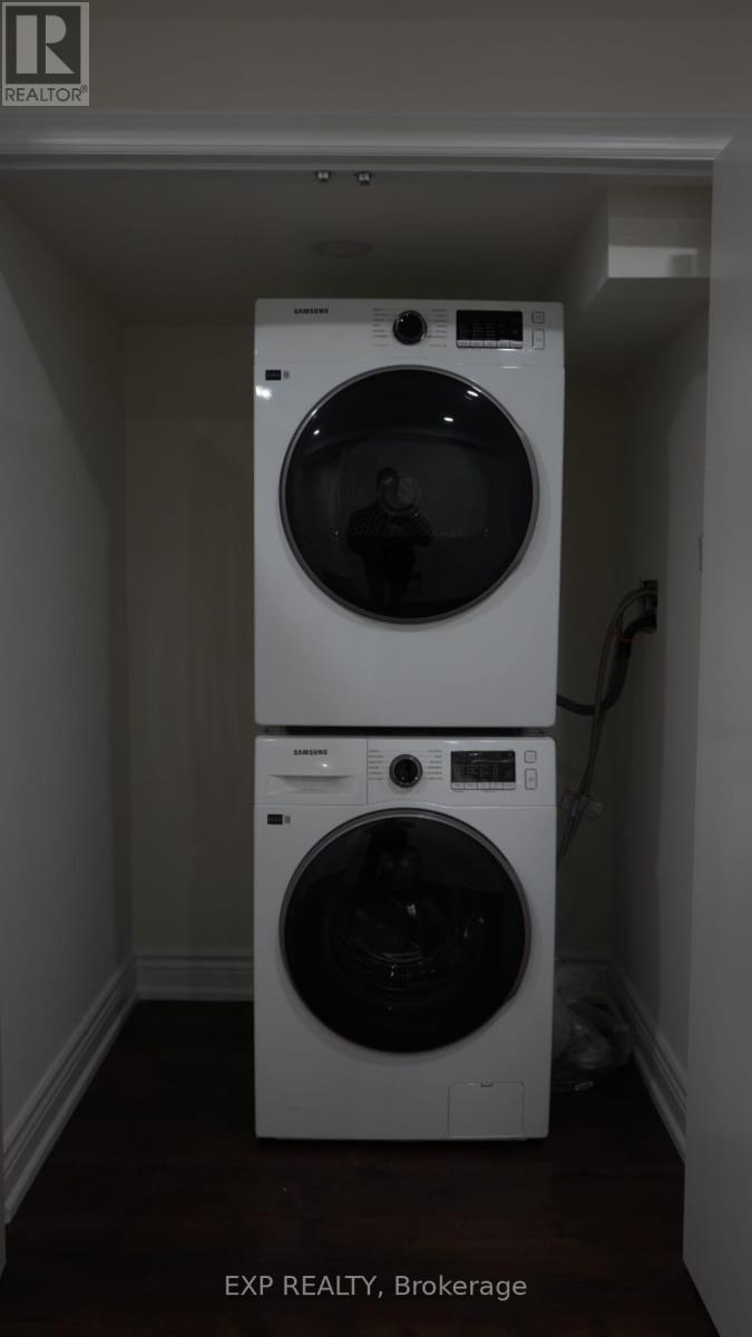 154 Bristol Road E, Mississauga, ON - Indoor Photo Showing Laundry Room