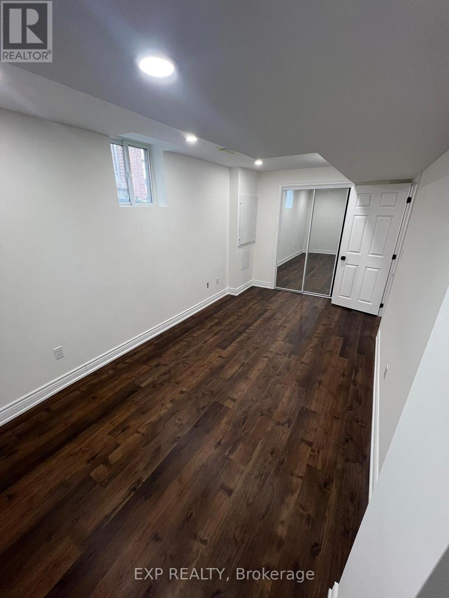 Bedroom 2 with Ensuite - 154 Bristol Road E, Mississauga, ON - Indoor