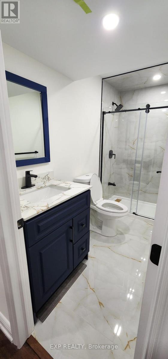 154 Bristol Road E, Mississauga, ON - Indoor Photo Showing Bathroom