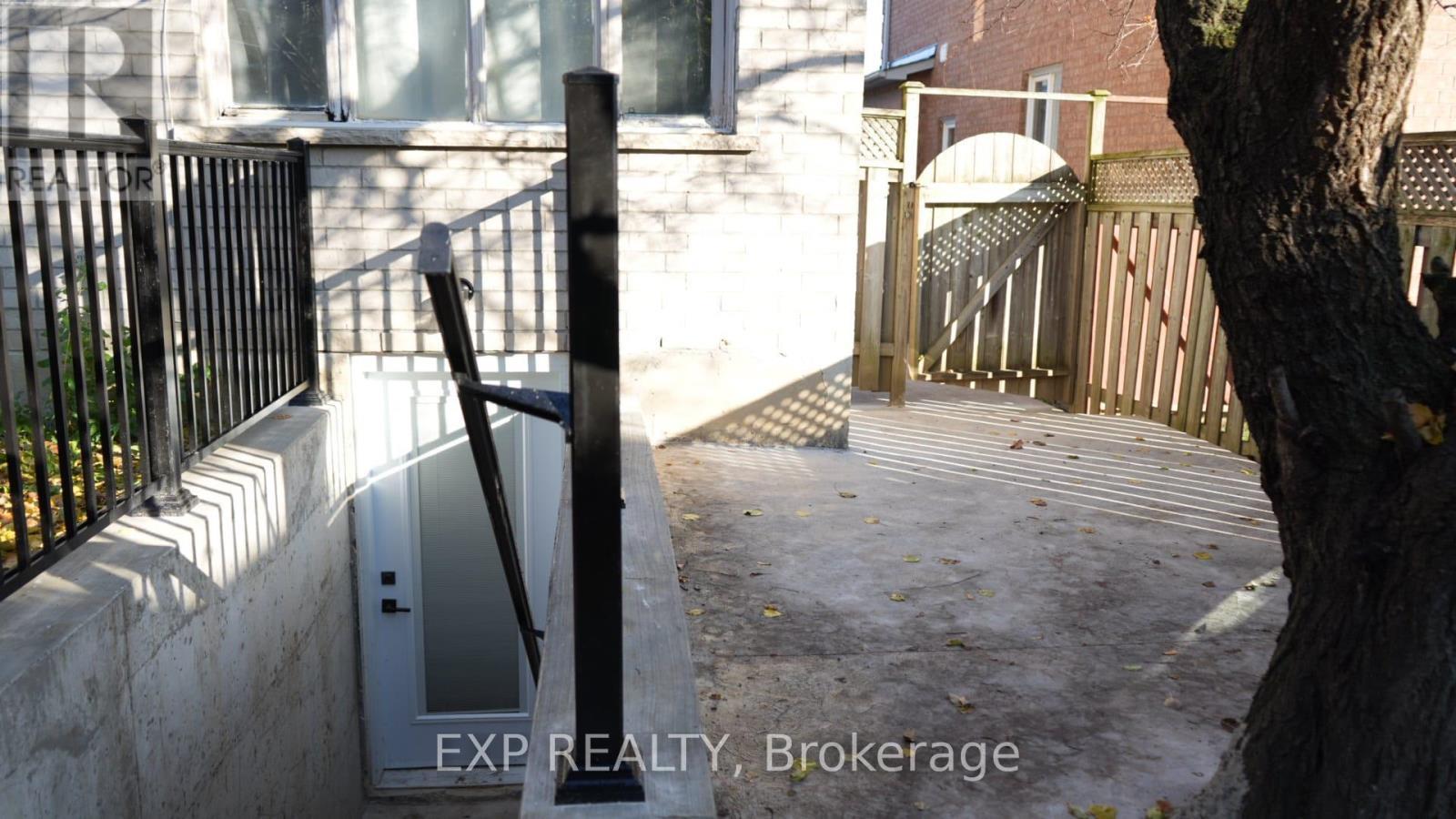 154 Bristol Road E, Mississauga, ON - Outdoor With Exterior