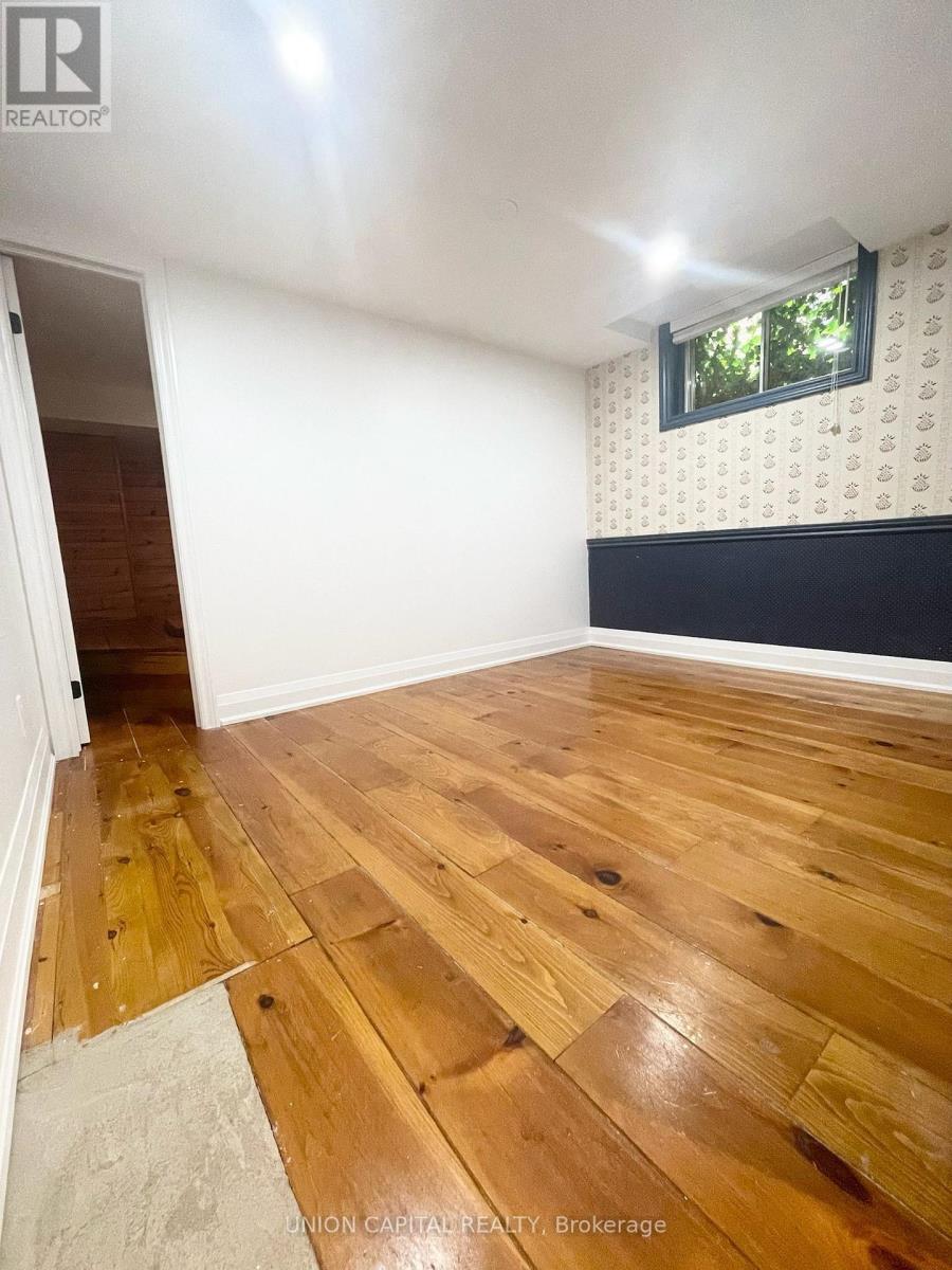 Lower - 3594 Upperdale Park, Mississauga, ON - Indoor Photo Showing Other Room