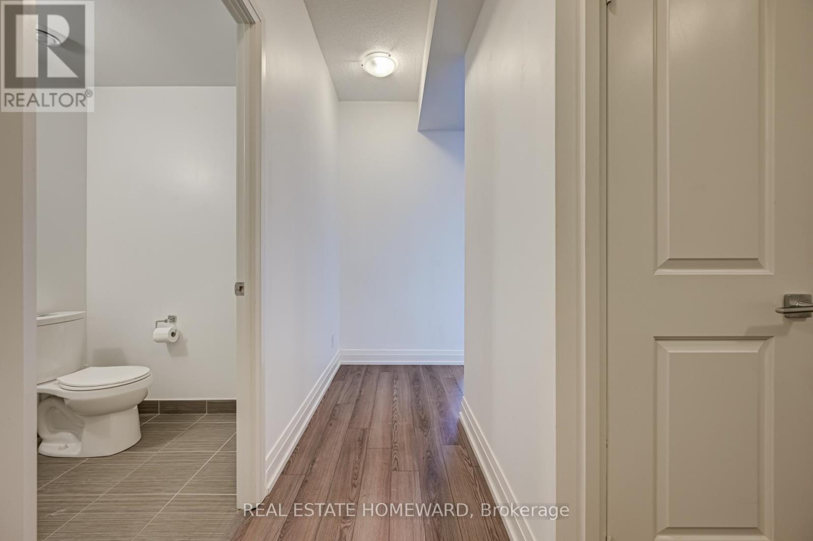 402 - 7165 Yonge Street, Markham, ON - Indoor Photo Showing Bathroom