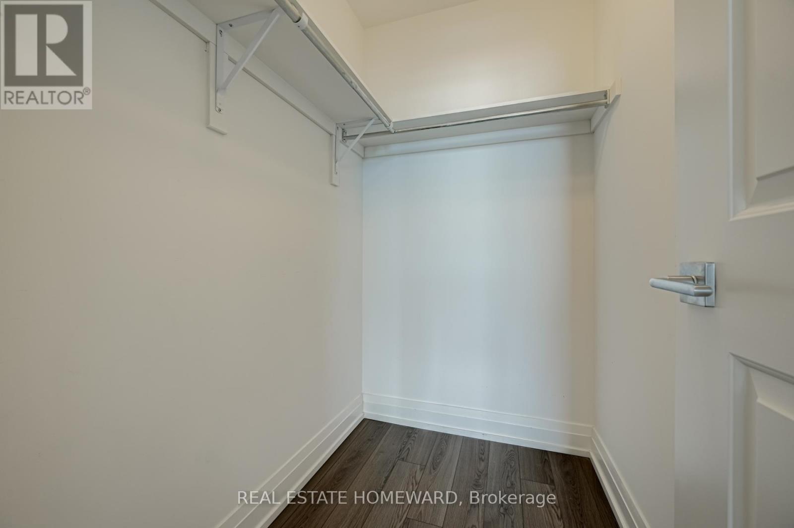 402 - 7165 Yonge Street, Markham, ON - Indoor