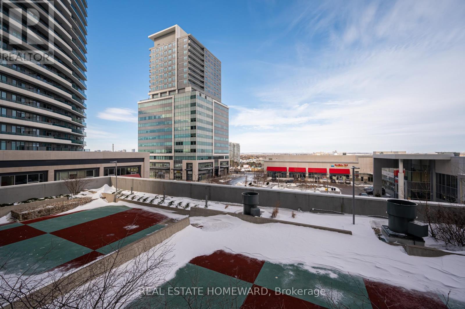 402 - 7165 Yonge Street, Markham, ON - Outdoor