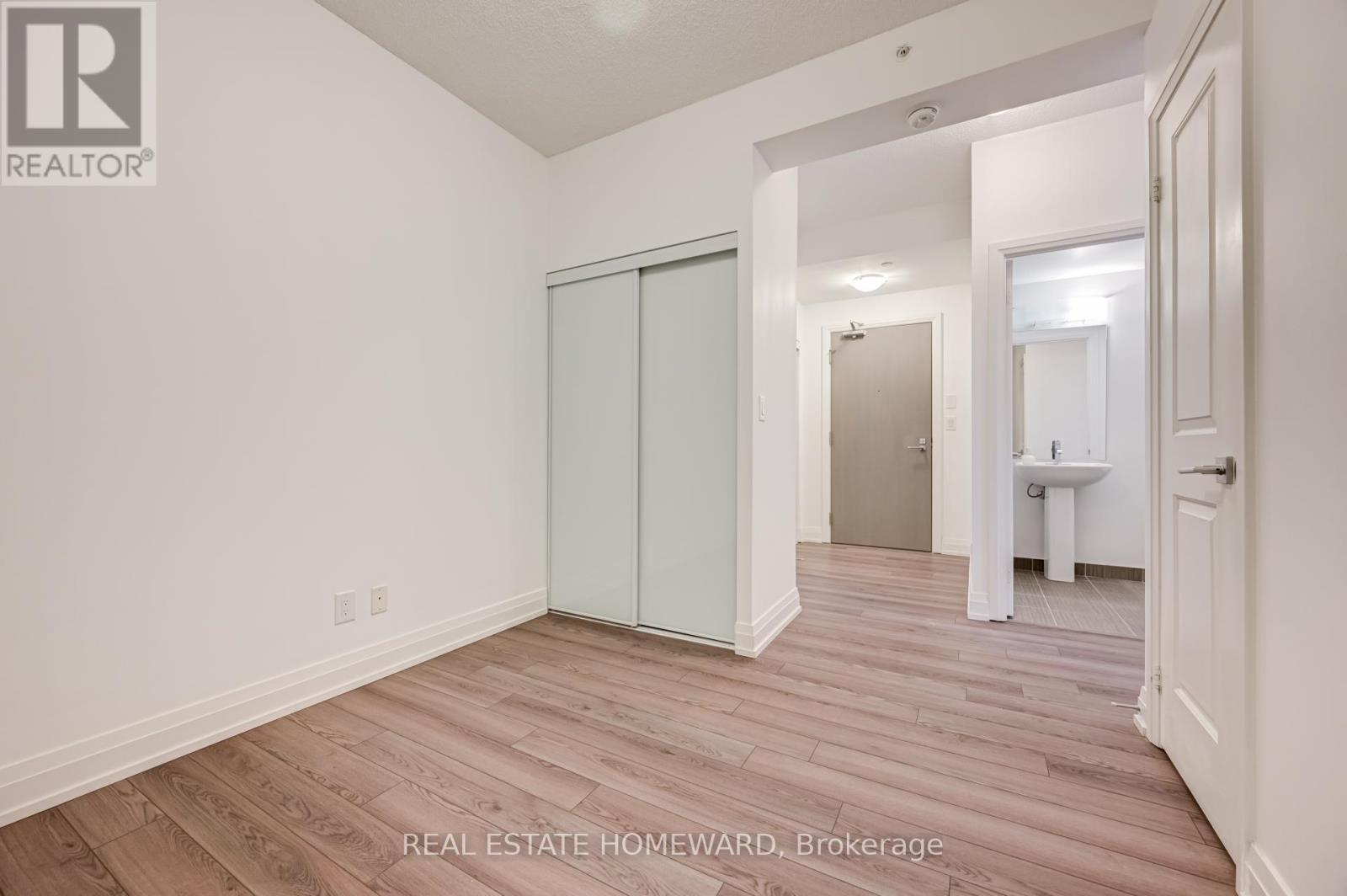 402 - 7165 Yonge Street, Markham, ON - Indoor Photo Showing Other Room