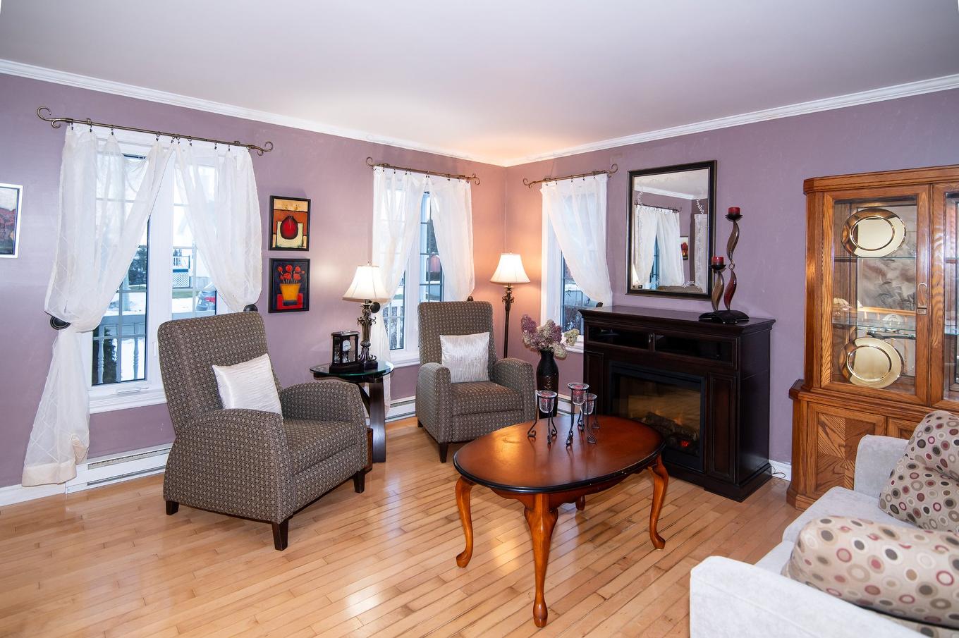 Living room - 1000 Rue Des Champs, Sainte-Hélène-De-Kamouraska, QC - Indoor Photo Showing Living Room