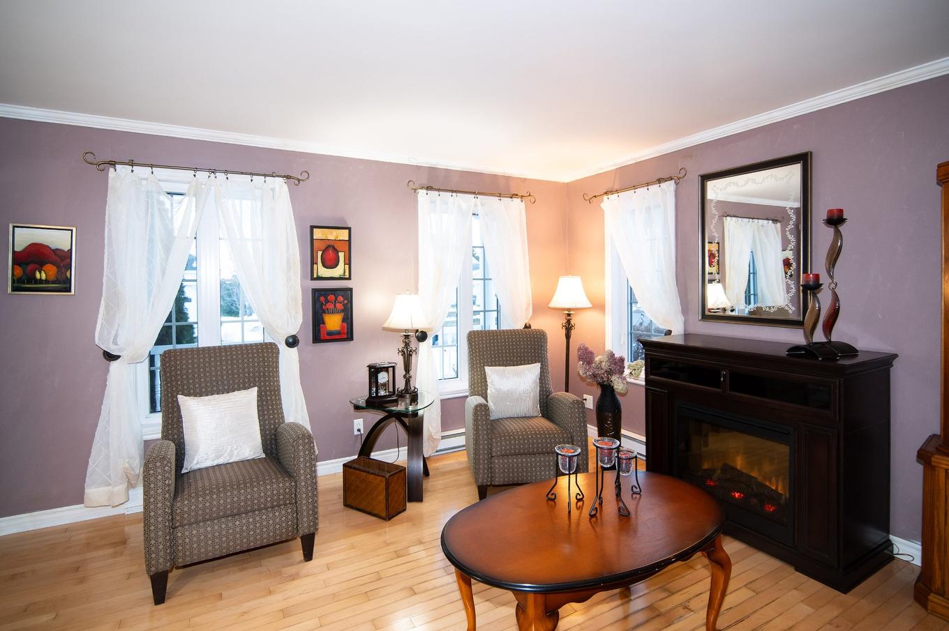 Living room - 1000 Rue Des Champs, Sainte-Hélène-De-Kamouraska, QC - Indoor Photo Showing Living Room