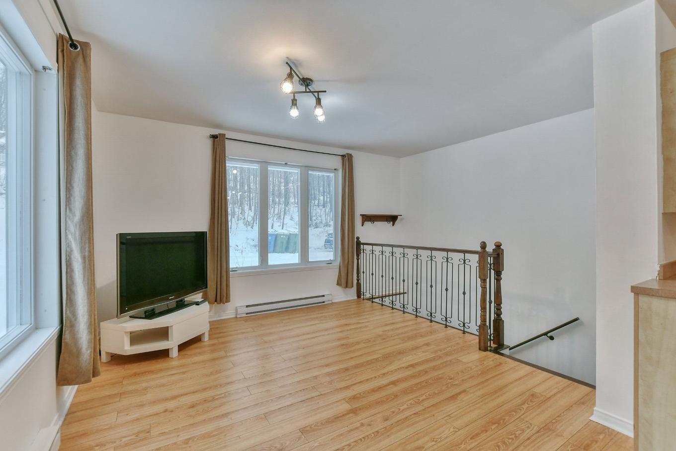 Salon - 1478 Rue Plamondon, Prévost, QC - Indoor Photo Showing Other Room