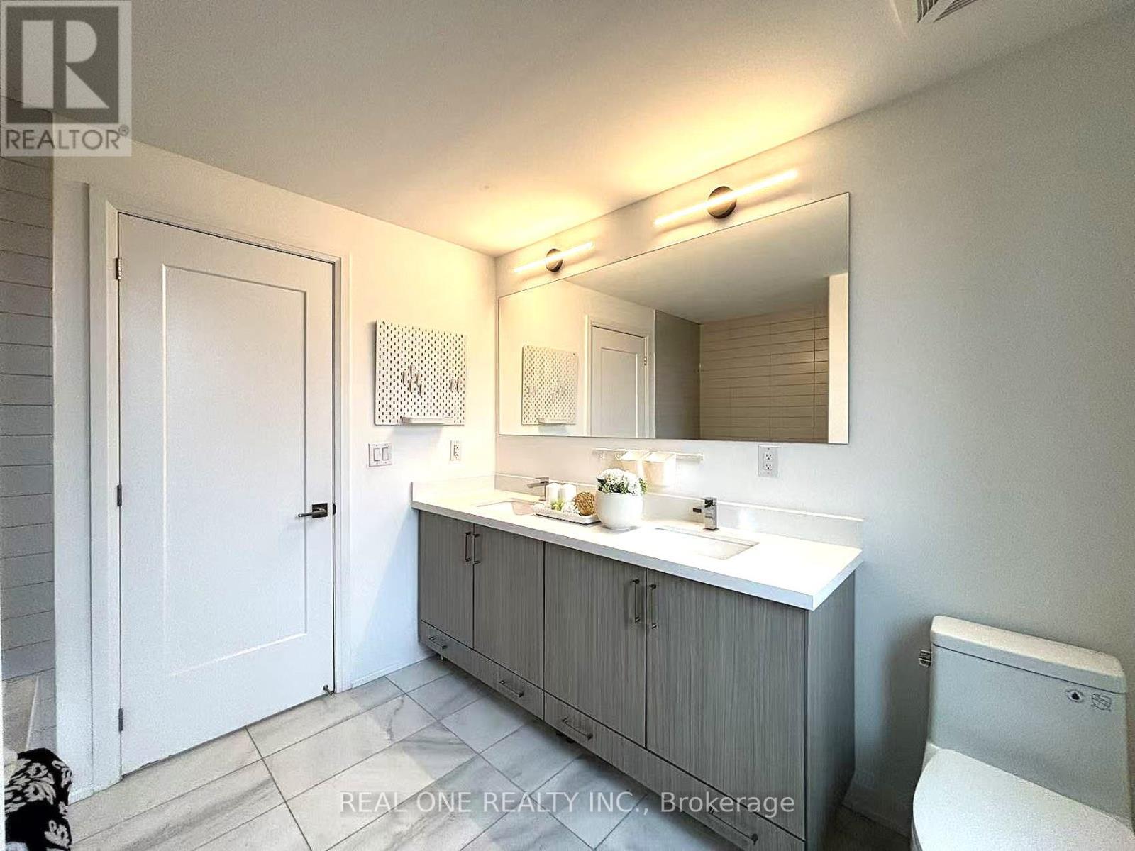3 - 35 Dervock Crescent, Toronto, ON - Indoor Photo Showing Bathroom