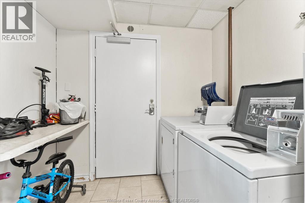 127 Talbot Street North Unit# 3, Essex, ON - Indoor Photo Showing Laundry Room