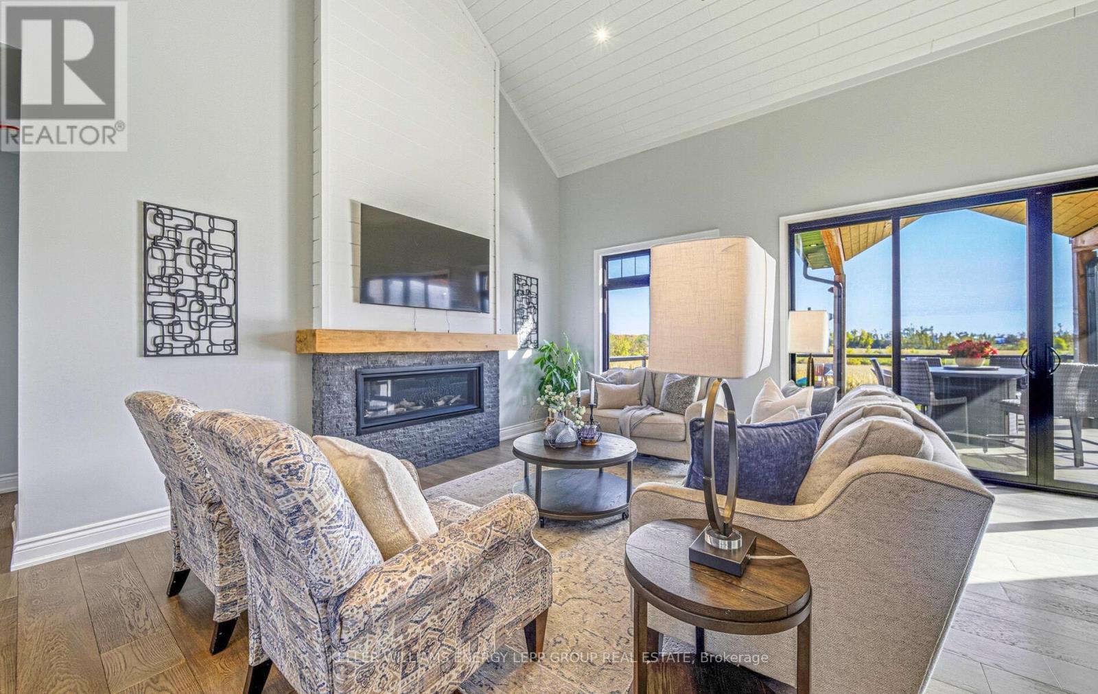 305 Glenarm Road, Kawartha Lakes (Eldon), ON - Indoor Photo Showing Living Room With Fireplace