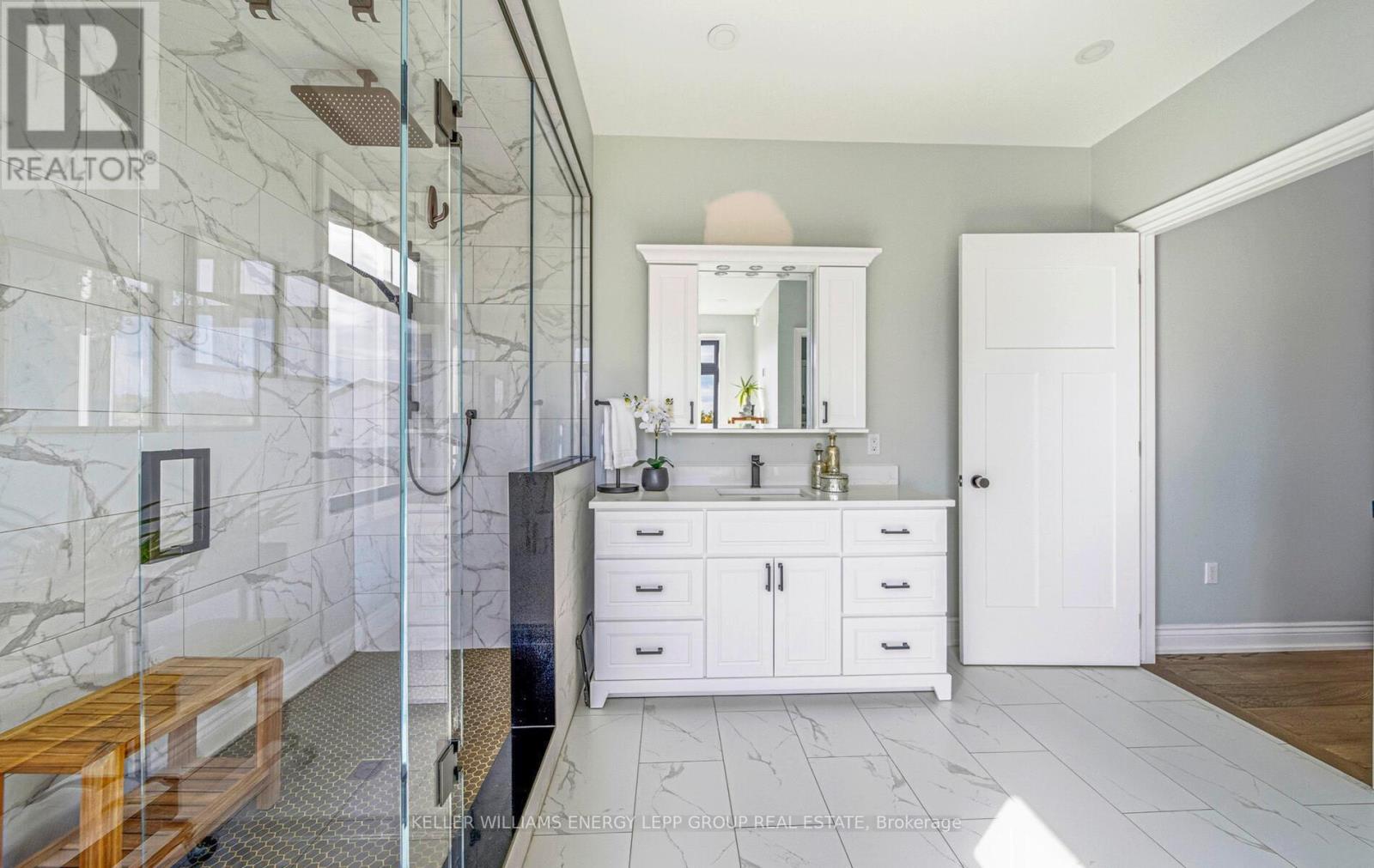 305 Glenarm Road, Kawartha Lakes (Eldon), ON - Indoor Photo Showing Bathroom