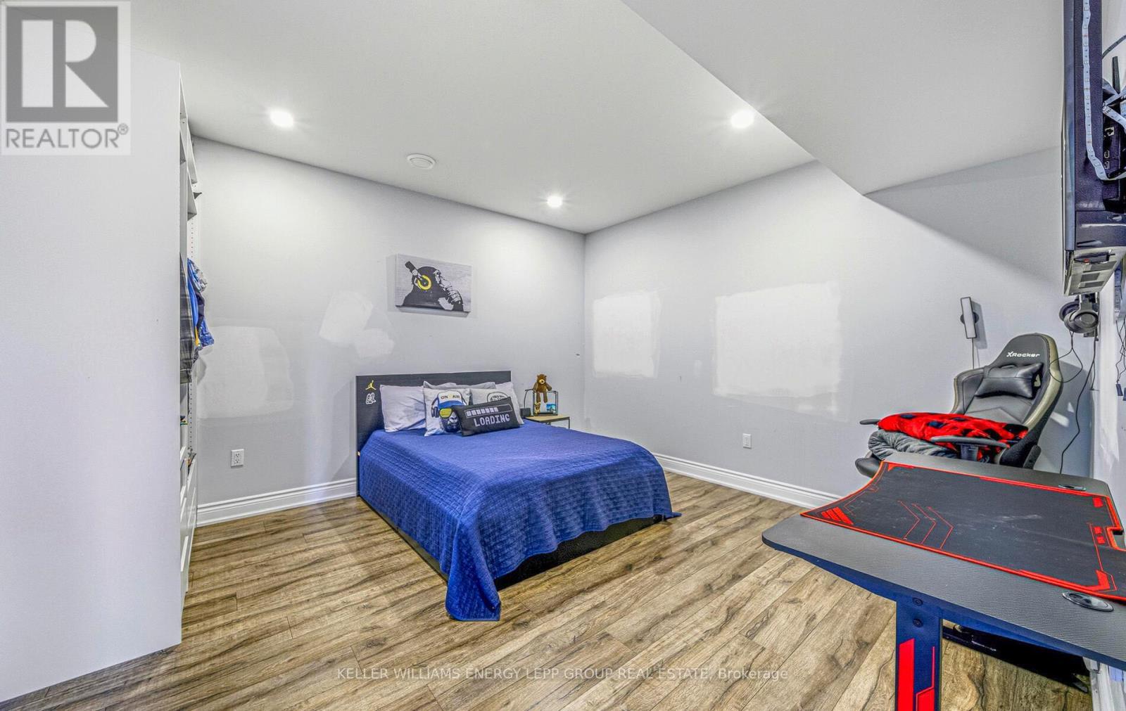 305 Glenarm Road, Kawartha Lakes (Eldon), ON - Indoor Photo Showing Bedroom