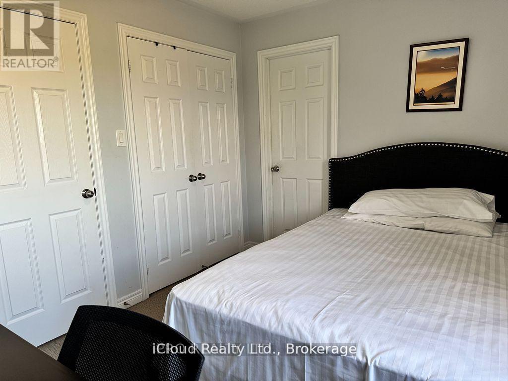 27 Tysonville Circle, Brampton, ON - Indoor Photo Showing Bedroom