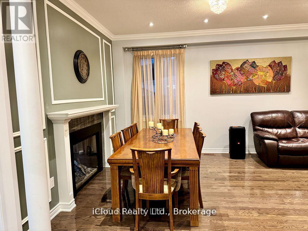 27 Tysonville Circle, Brampton, ON - Indoor Photo Showing Dining Room