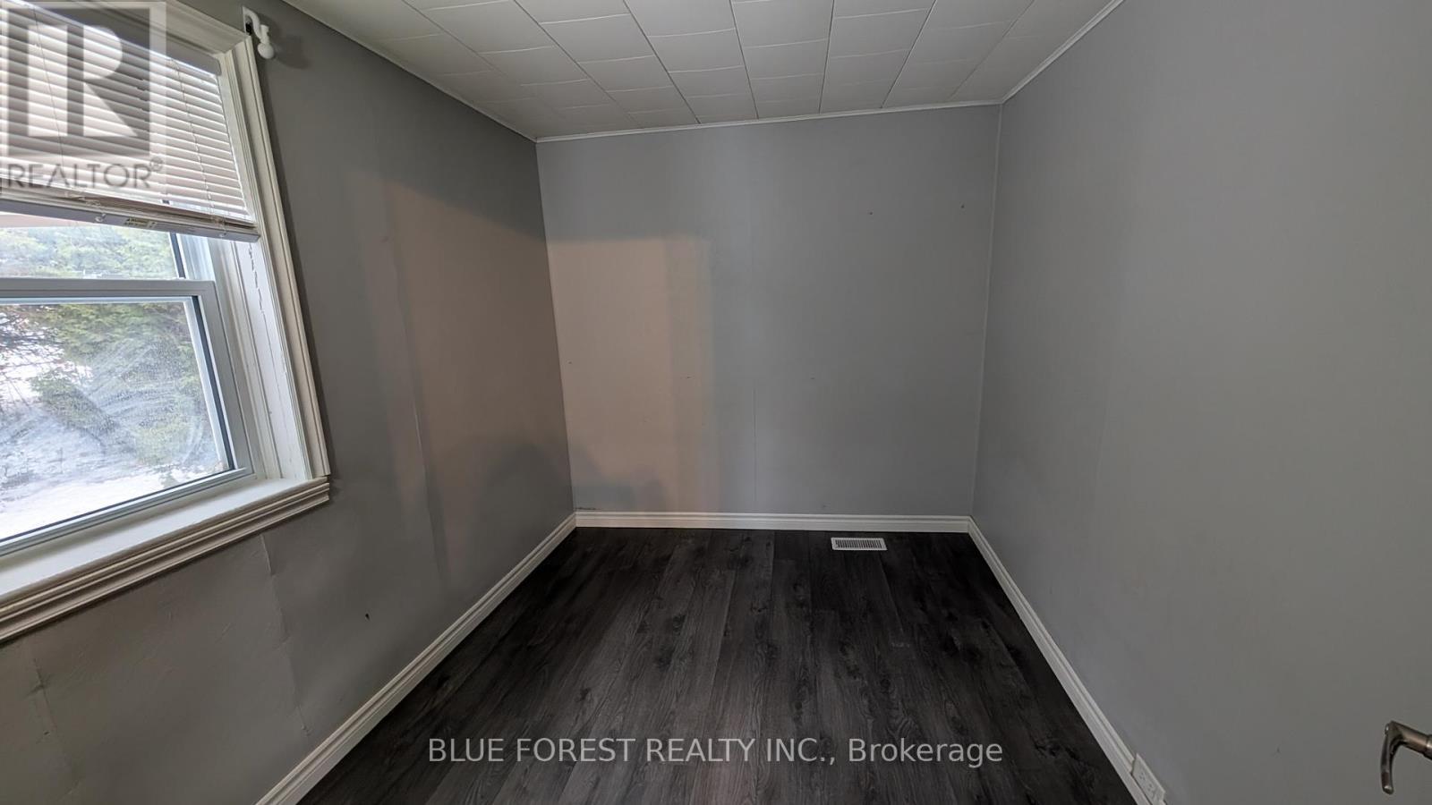 8516 Townsend Line, Lambton Shores (Arkona), ON - Indoor Photo Showing Other Room