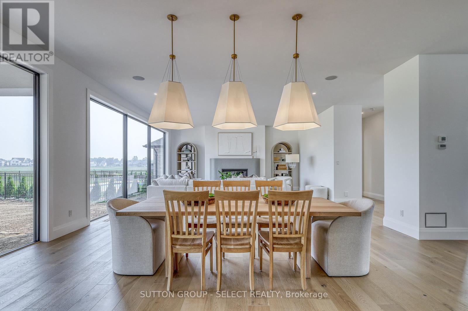 169 Edgewater Boulevard, Middlesex Centre (Kilworth), ON - Indoor Photo Showing Dining Room
