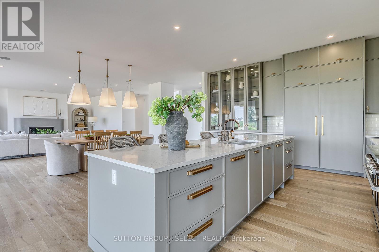 169 Edgewater Boulevard, Middlesex Centre (Kilworth), ON - Indoor Photo Showing Kitchen With Upgraded Kitchen