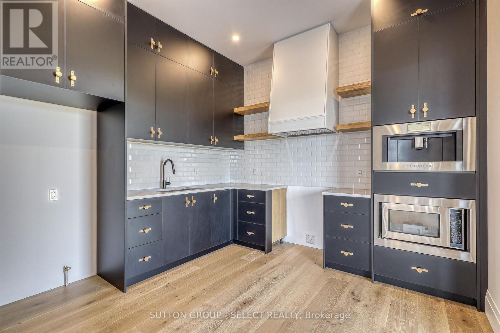 169 Edgewater Boulevard, Middlesex Centre (Kilworth), ON - Indoor Photo Showing Kitchen