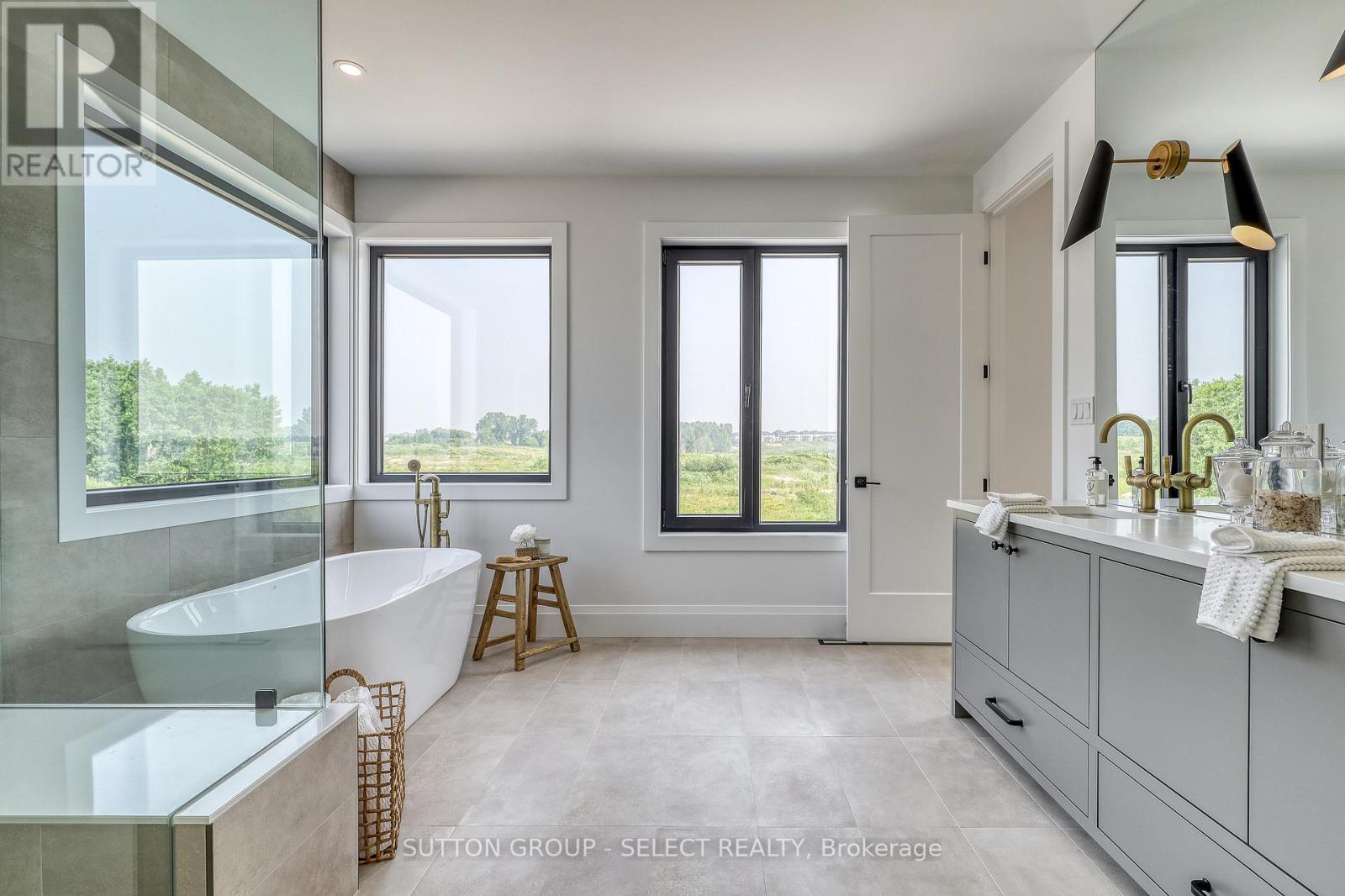 169 Edgewater Boulevard, Middlesex Centre (Kilworth), ON - Indoor Photo Showing Bathroom