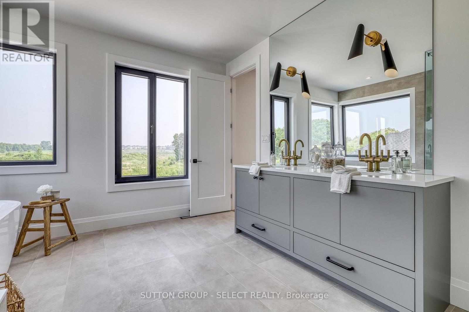 169 Edgewater Boulevard, Middlesex Centre (Kilworth), ON - Indoor Photo Showing Bathroom