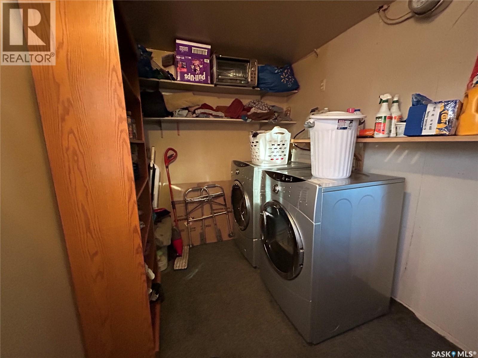 618 98Th Avenue, Tisdale, SK - Indoor Photo Showing Laundry Room
