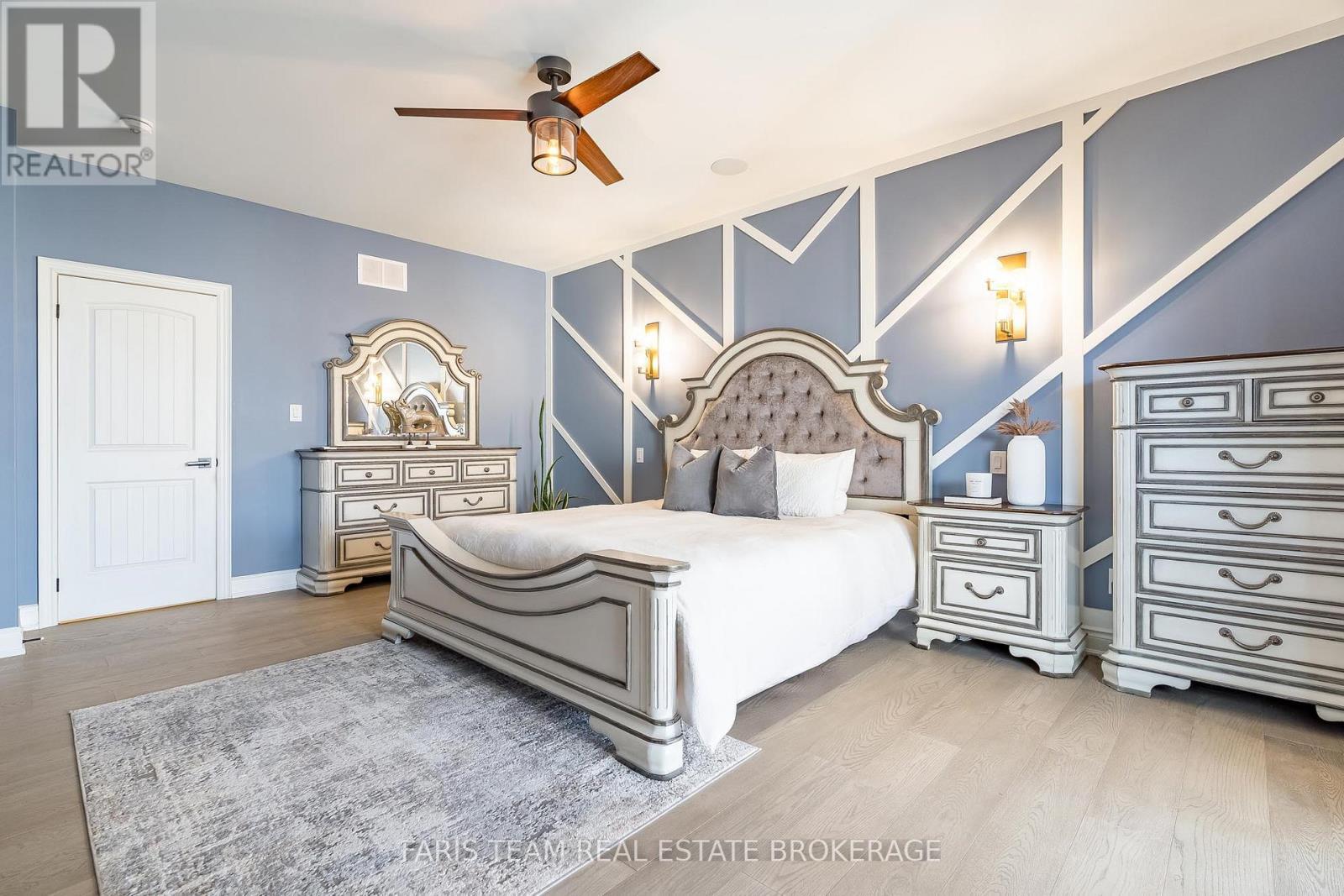 9 Byers Street, Springwater, ON - Indoor Photo Showing Bedroom