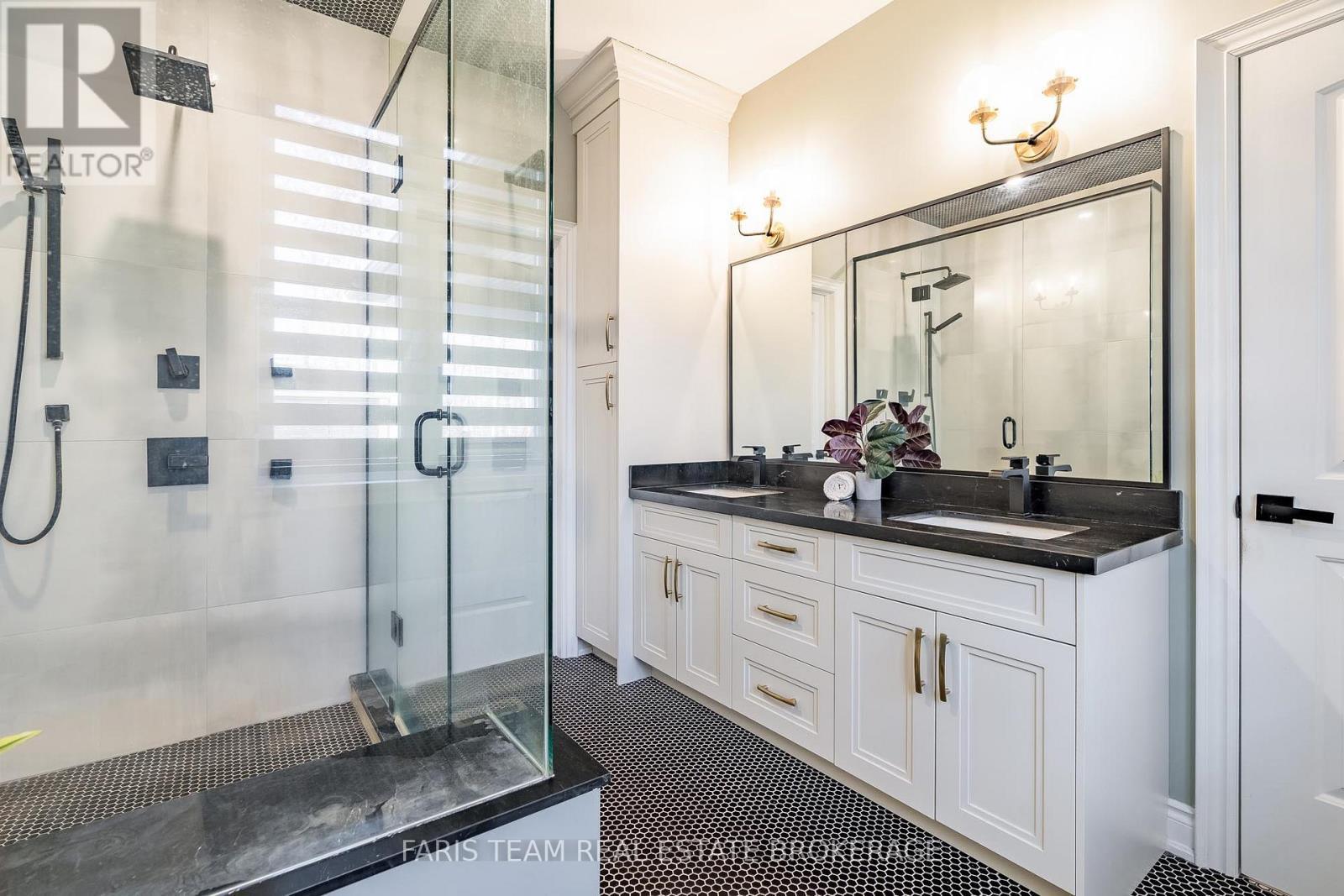 9 Byers Street, Springwater, ON - Indoor Photo Showing Bathroom