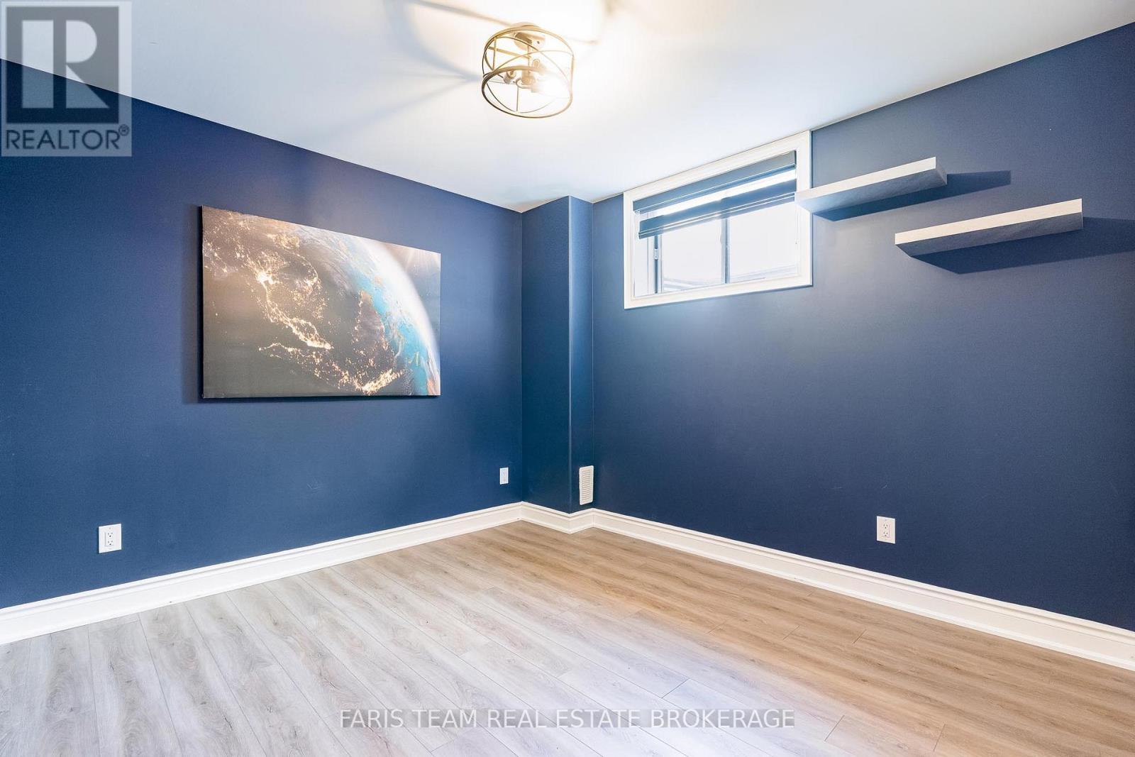 9 Byers Street, Springwater, ON - Indoor Photo Showing Other Room