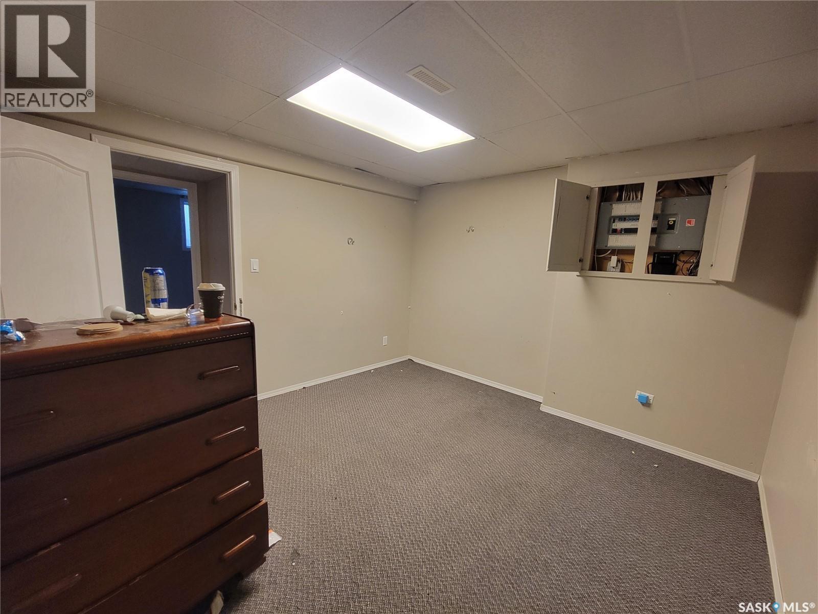 4820 46Th Street, Lloydminster, SK - Indoor